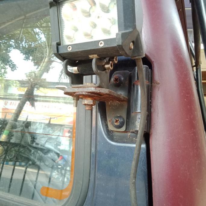 Bracket lampu sorot belakang Suzuki Jimny Katana TERBATAS