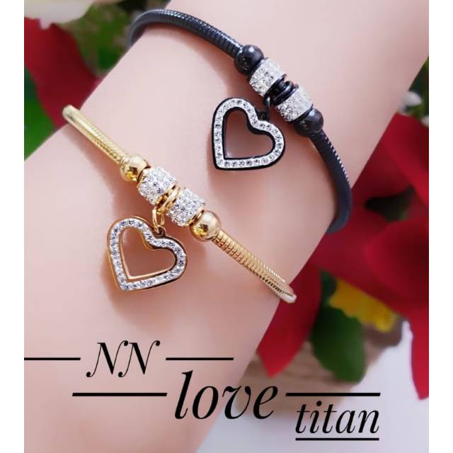 Gelang titanium love cantik