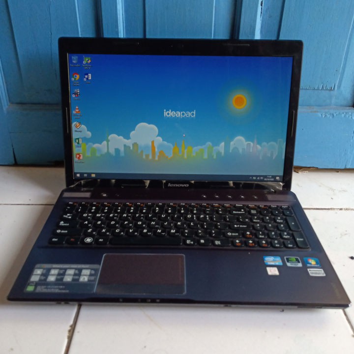 Lenovo IdeaPad Z570 Intel Core i7 2670QM RAM 8GB SSD 256GB NVidia GeForce GT 540M 2GB Layar 16 Inch
