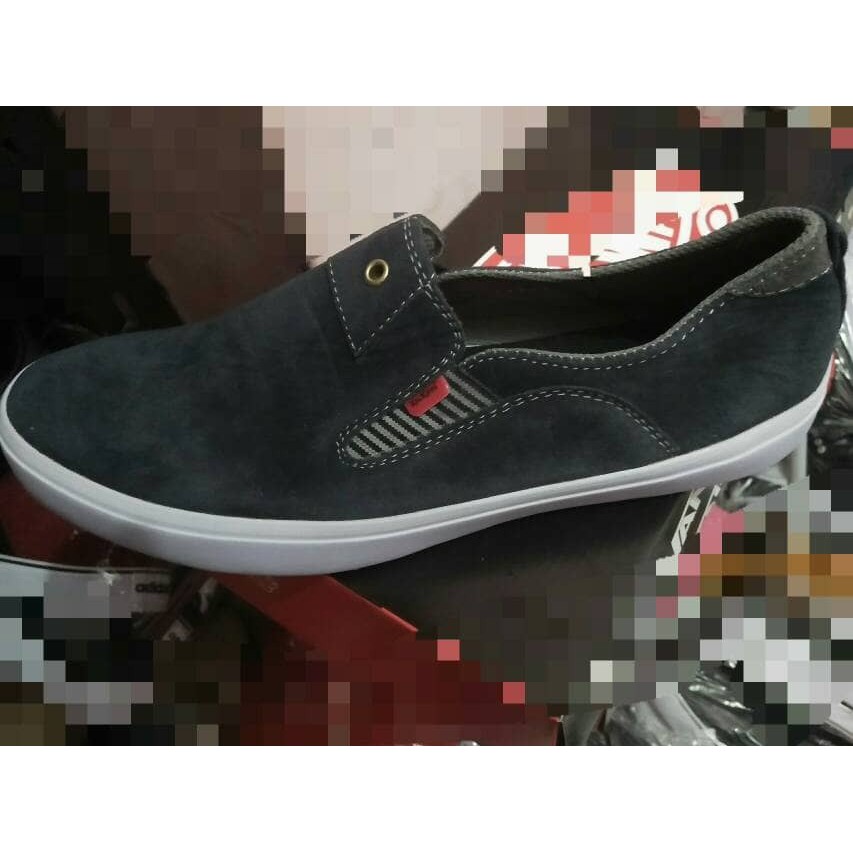 Sepatu Slip On Pria Kickers Casual Black PALING DICARI