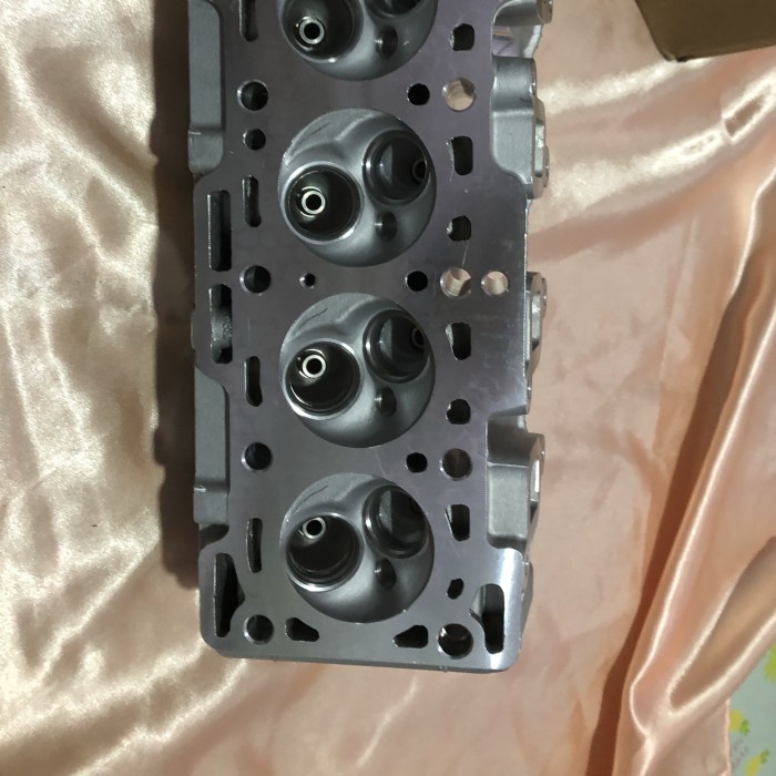 CYLINDER HEAD/KOP/DEKSEL CARRY 1.0/ST100/EXTRA