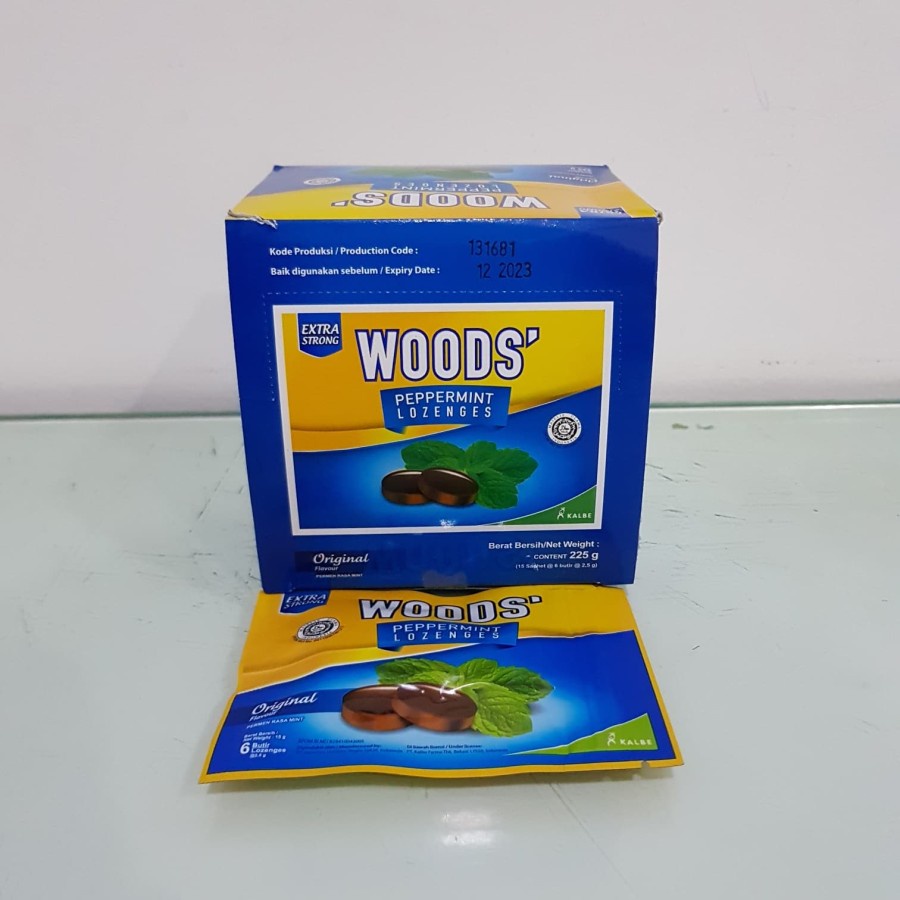 

1 Box / Pak Permen Woods Original isi 15 sachet