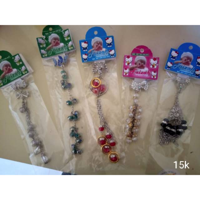 Pita Jilbab Bemacam-Macam