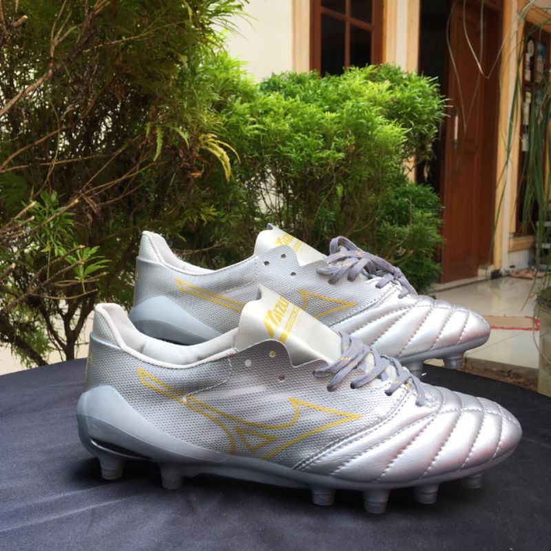 mizuno morelia neo 2 gold