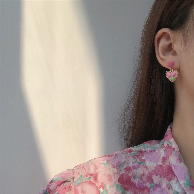 Anting Bentuk Hati Tulip Warna Pink Gaya Retro Korea