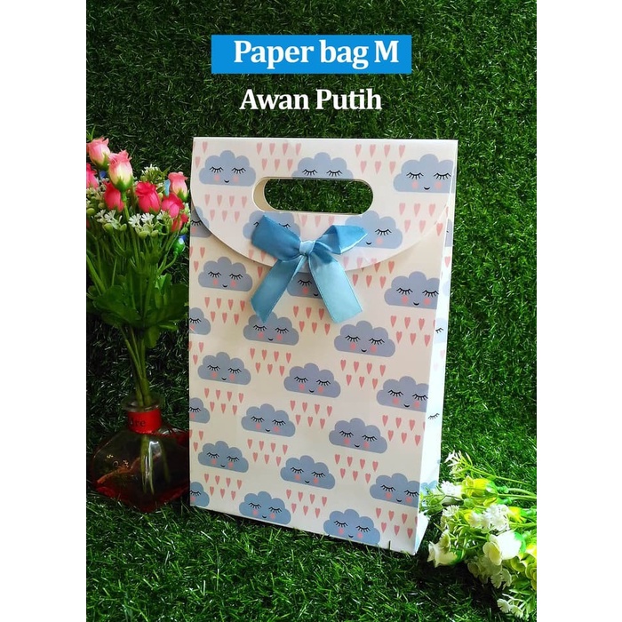 

NEW Paper Bag Motif / Tas Kertas Kado / Tas Ulang tahun - M CUTE