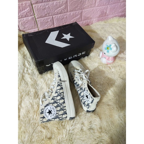 PRELOVED SEPATU CANVAS SEMI BOOTH WANITA