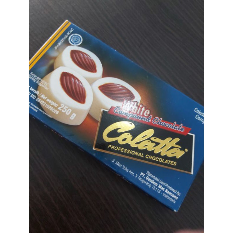 

colatta compound white