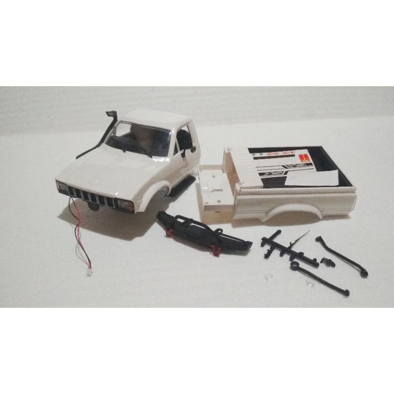 Body RC Toyota Hilux Offroad skala 1/16 + Free Gift