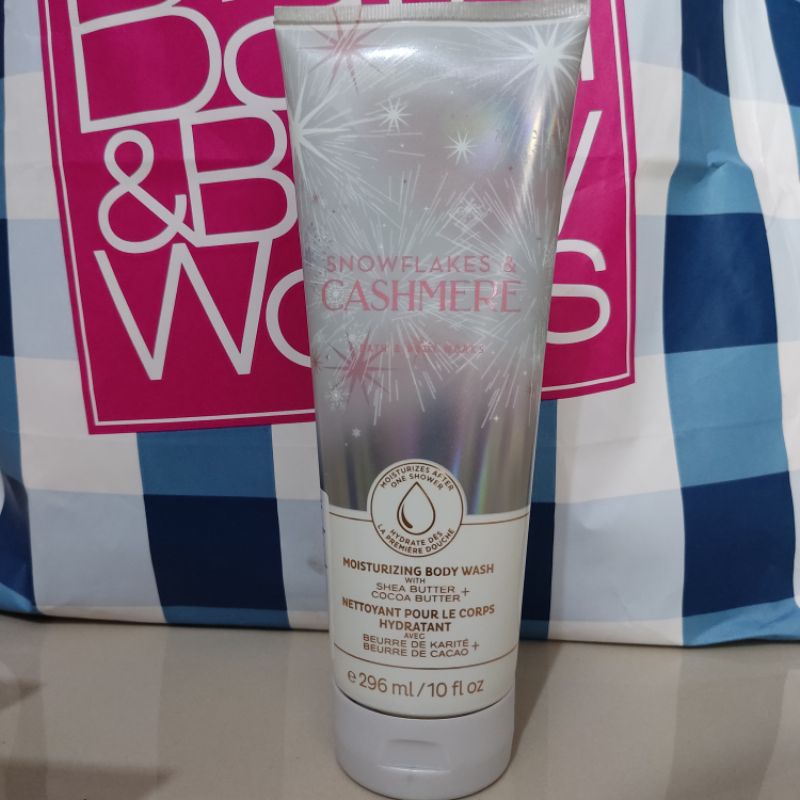 BBW Bath and body works snowflakes cashmere