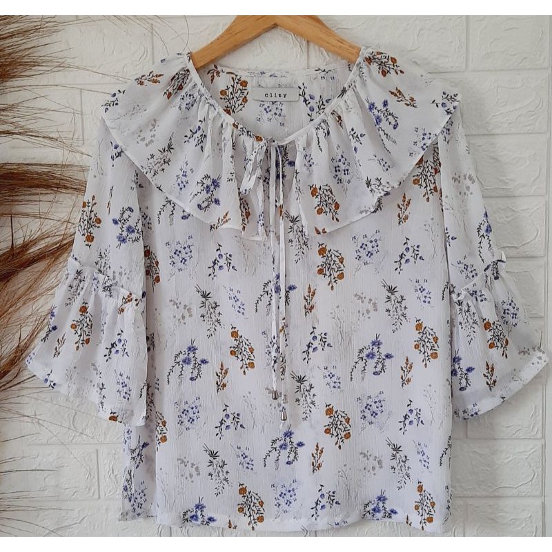 preloved thrift atasan blouse ala sabrina bunga2 flower motif