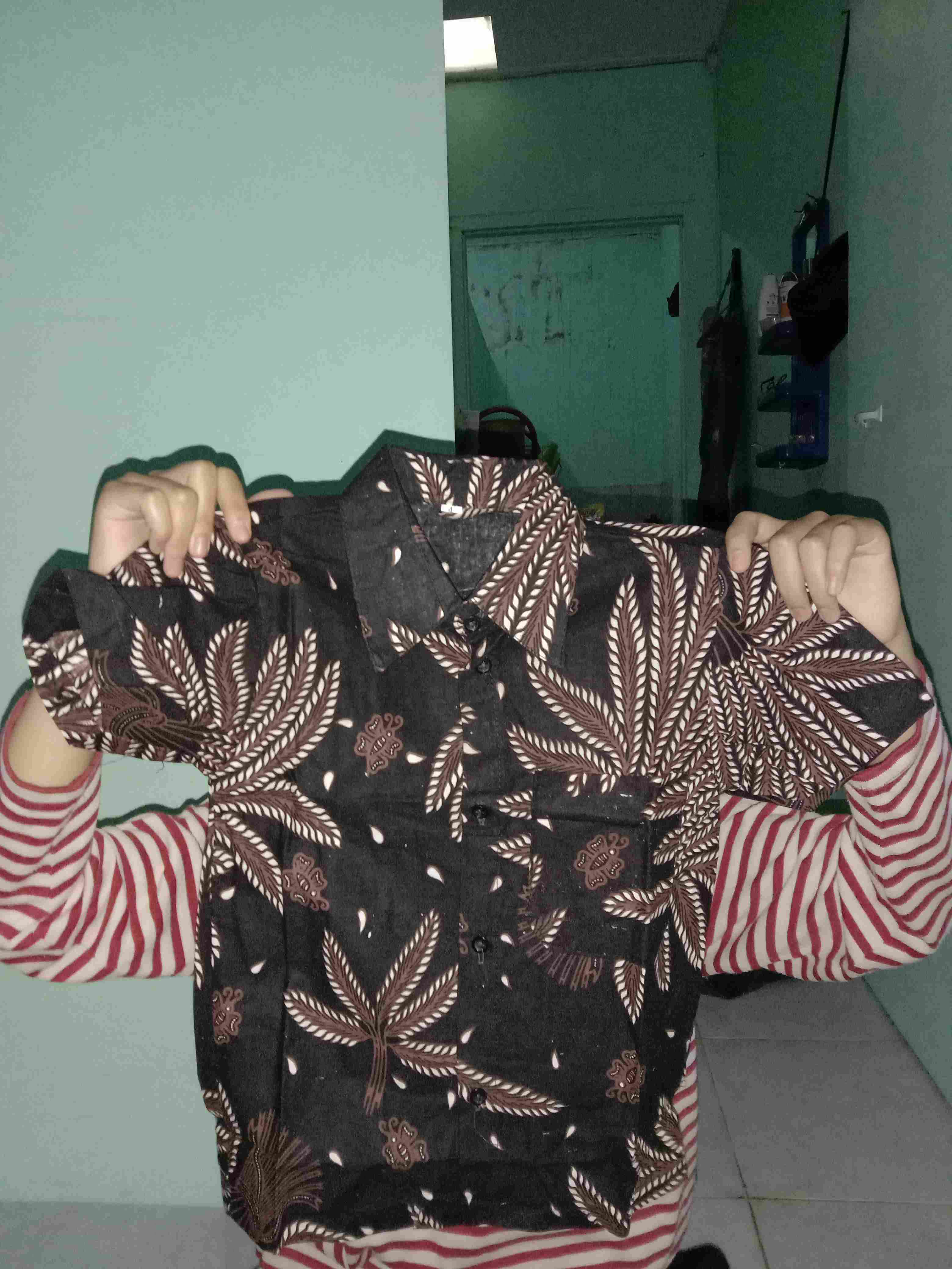 Batik Couple Keluarga • Batik Couple Keluarga Sania Ruffle Ori Ndoro Jowi Motif Dimensi Abu