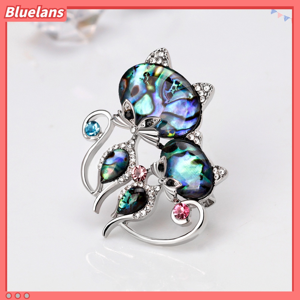 Bros Pin Bentuk Kartun Kucing Ganda Aksen Berlian Imitasi Untuk Aksesoris Pakaian