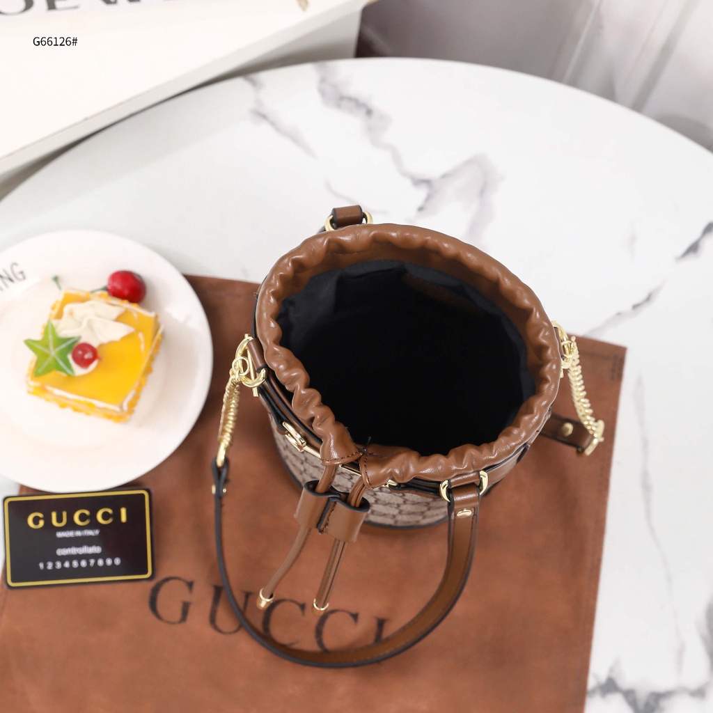 09 Small Bucket Bag #G66126