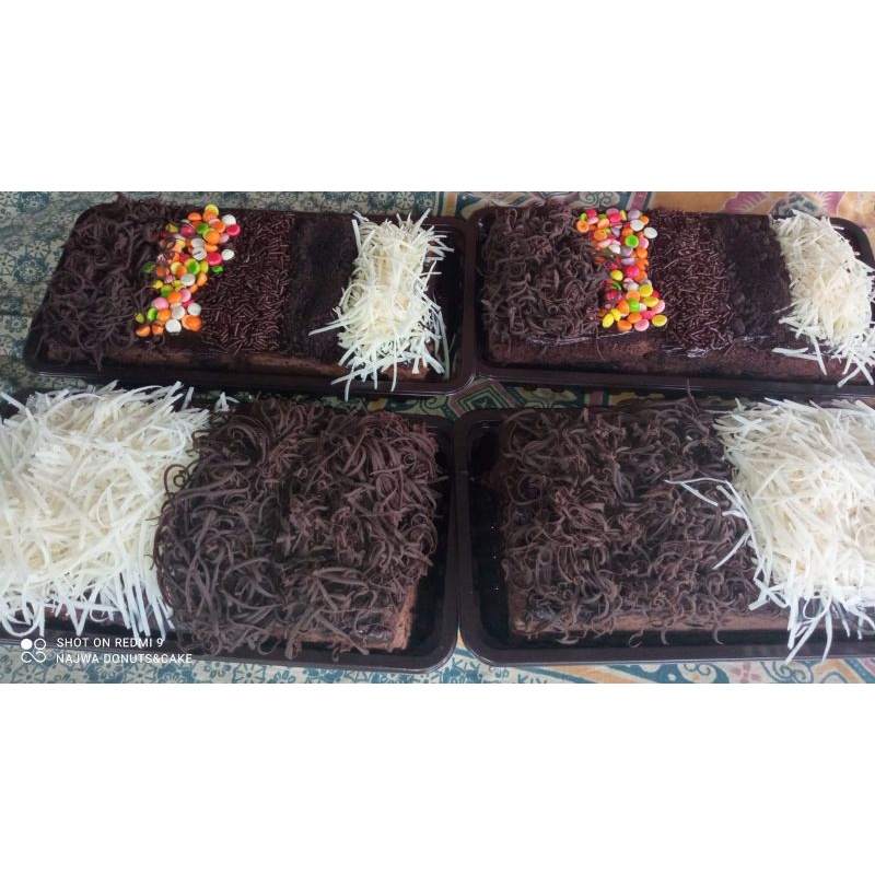 

BrownisMikaEnak/BrownisLumerBisaPilihTopping