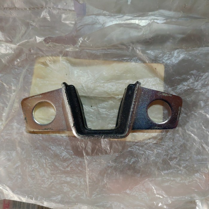 Striker Pintu Bagasi Panther Kapsul