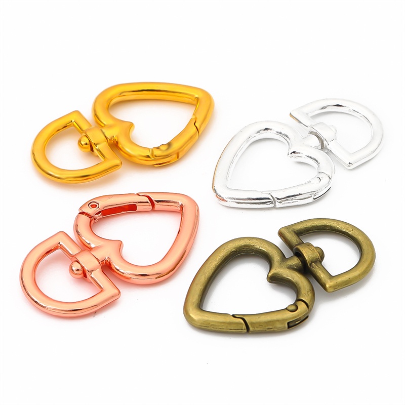 2pcs Kait Carabiner Bentuk Hati Bahan Metal Untuk Gantungan Kunci / Tas / Sabuk / Perhiasan DIY