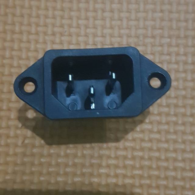 Soket Kabel AC 3 Pin Male