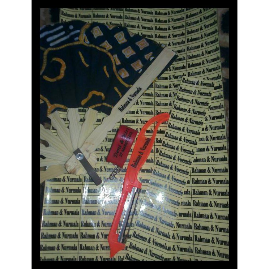 

STIKER NAMA SOUVENIR PERNIKAHAN BERKUALITAS