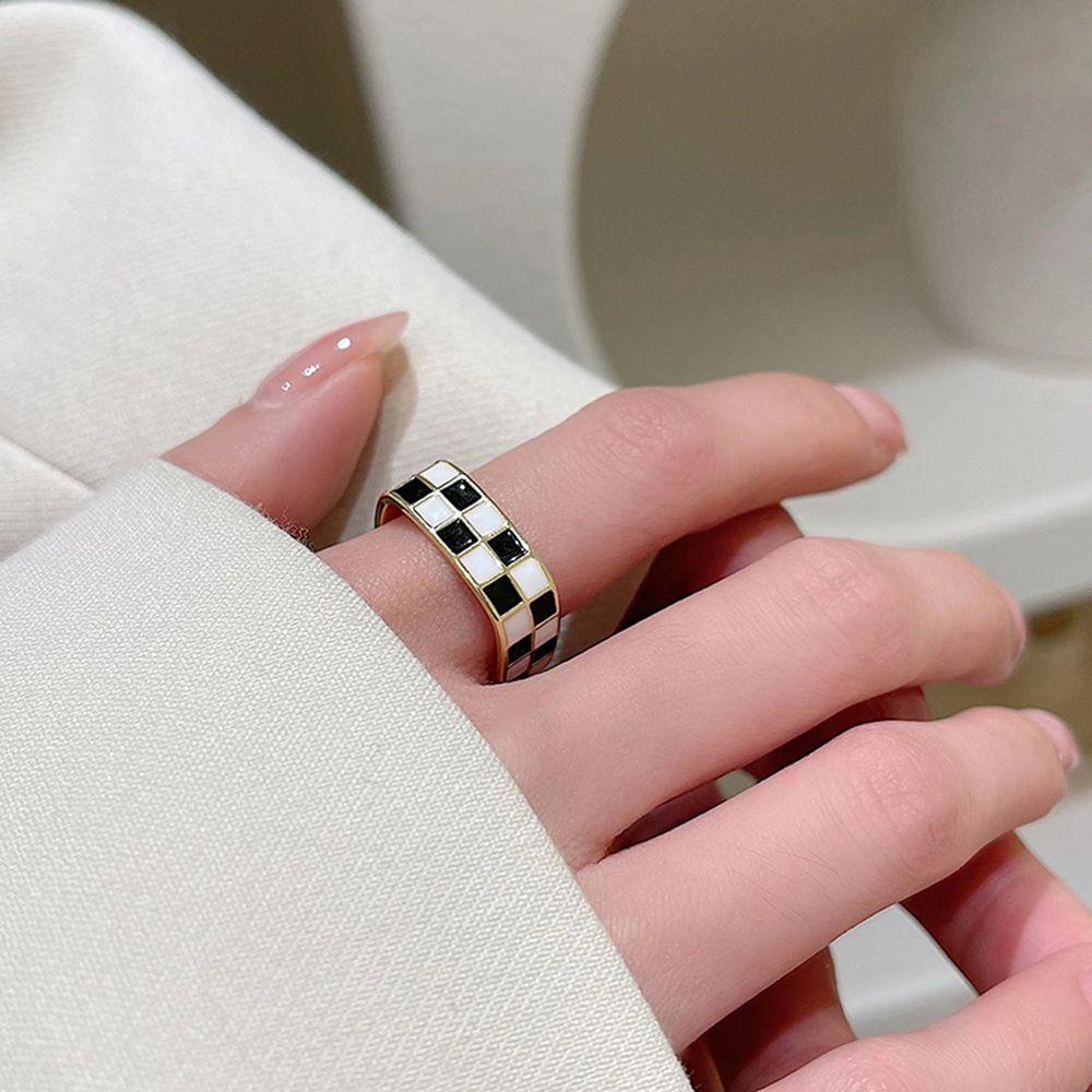 Mxbeauty Cincin Wanita Kotak-Kotak Hadiah Vintage Untuk Perempuan Grid Square Kisi Jari Perhiasan