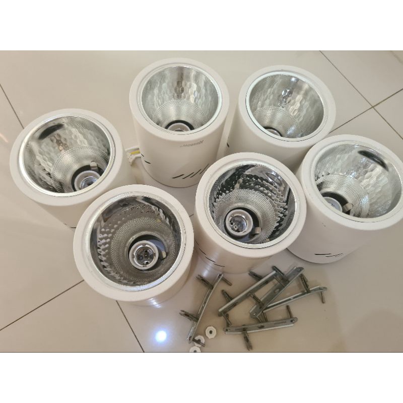 6 Lampu DOWNLIGHT OUTBOW krisbow