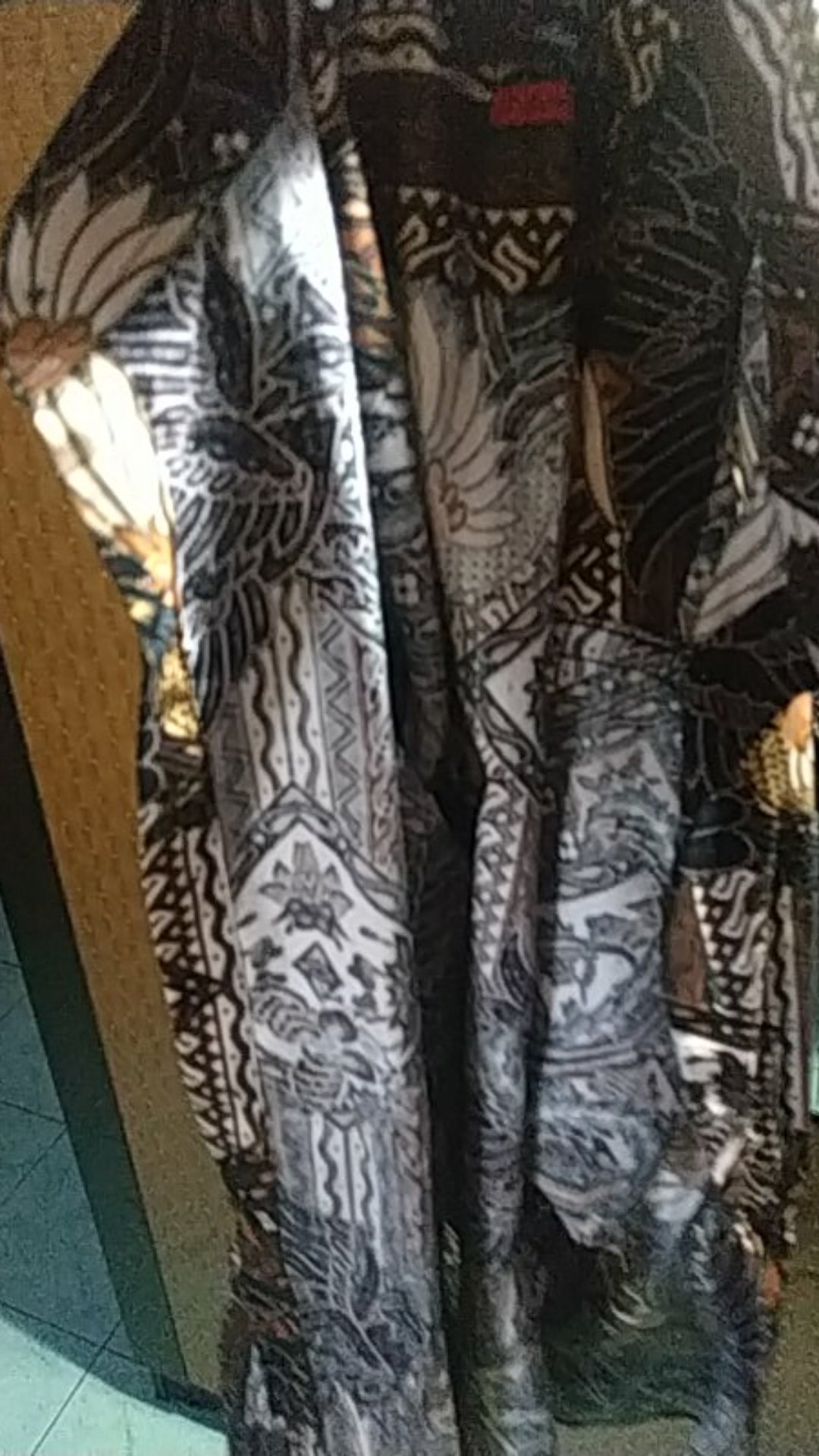 Kemeja Batik Pria Slimfit Modern Lengan Panjang Slim Fit  D349