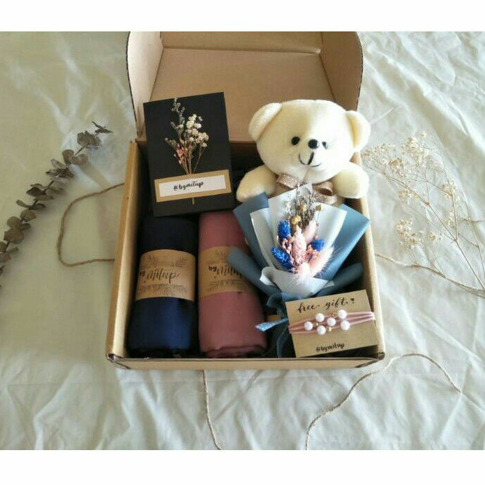 

Gift box | Hampers | Gift set buket hijab | hijab box | bouquet | bymitup | mituplettering