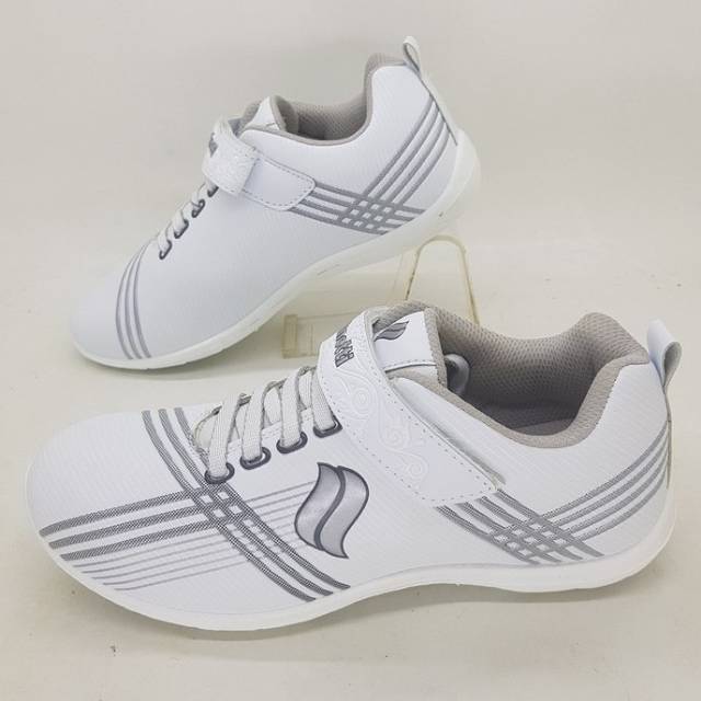 Sepatu olahraga running sneakers wanita Finotti N Joycelin-1