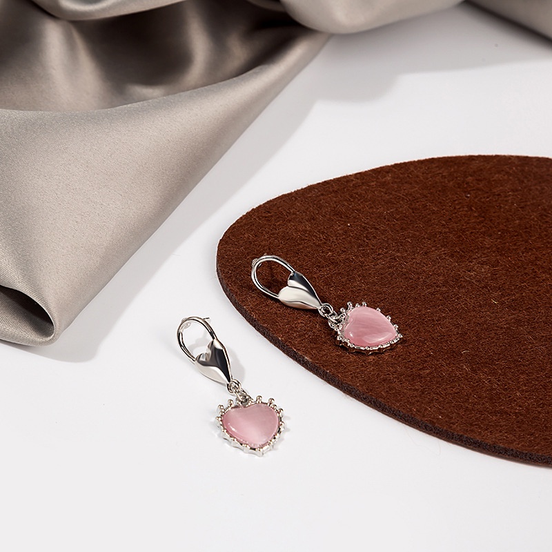 Anting Tusuk Motif Hati Warna Pink Untuk Wanita