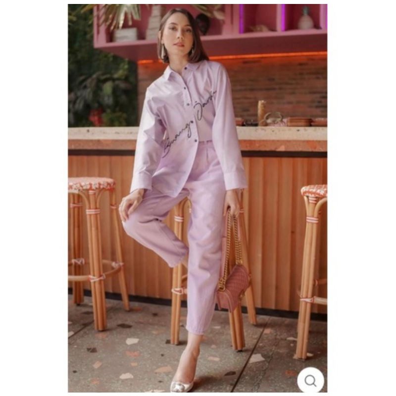 Benang jarum Logo Sequin Shirt Lilac ( preloved )