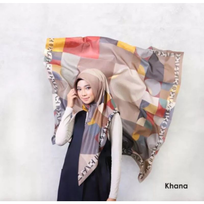 HIJAB SEGI EMPAT DEENAY MOTIF KHANA  SUPER PREMIUM