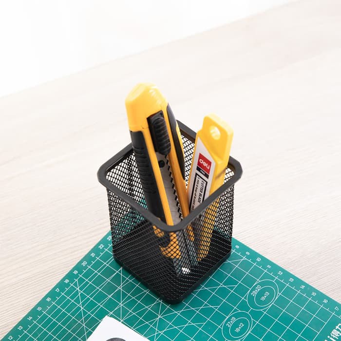 

Murah Deli E2068 Cutter/Soft-touch Big Cutter Elegan