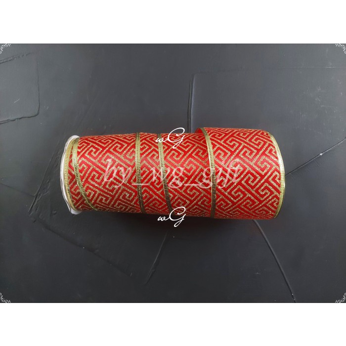 

Pita Merah Motif Gliter Pinggir Kawat; Lebar 6.3 cm; Panjang 10 yard