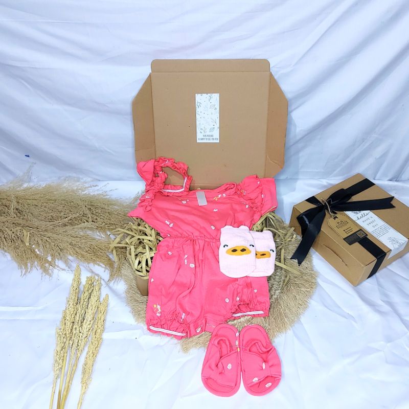 KADO BAYI | HAMPERS BAYI | JUMPER BAYI | JUMPSUIT BAYI | DRESS BAYI PEREMPUAN | BAJU BAYI LAKI LAKI | HAMPERS BAYI NEWBORN | HAMPERS BABY BOY | HAMPERS BABY GIRL | SETELAN ANAK LAKI LAKI | SETELAN ANAK PEREMPUAN | BABY GIFT | PARCEL NEWBORN | KADO LAHIRAN-pinkishflower+sandal