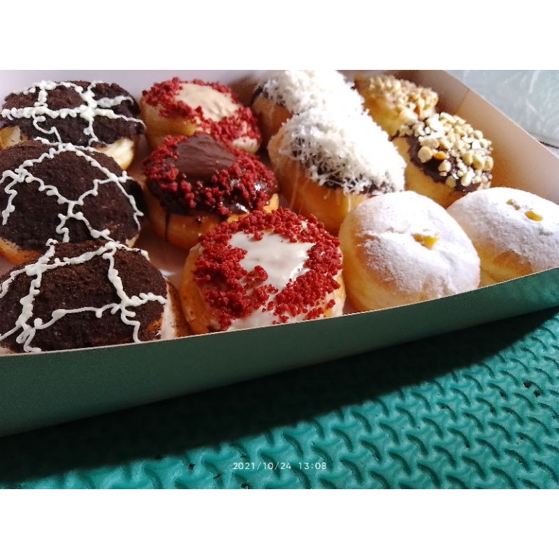 

donat ais aneka topping 6 pcs