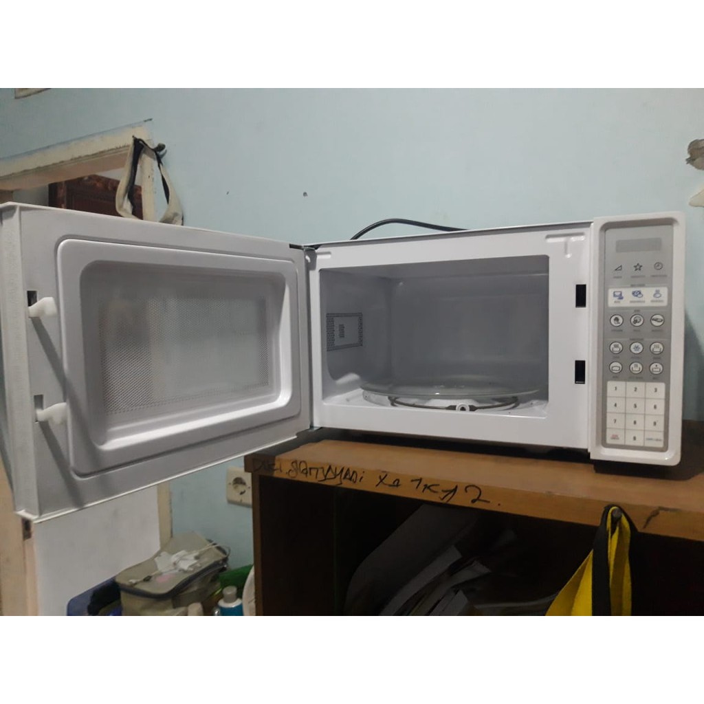 DIJUAL MICROWAVE ELECTROLUX