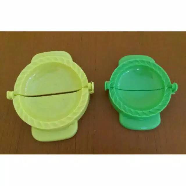Cetakan pastel besar