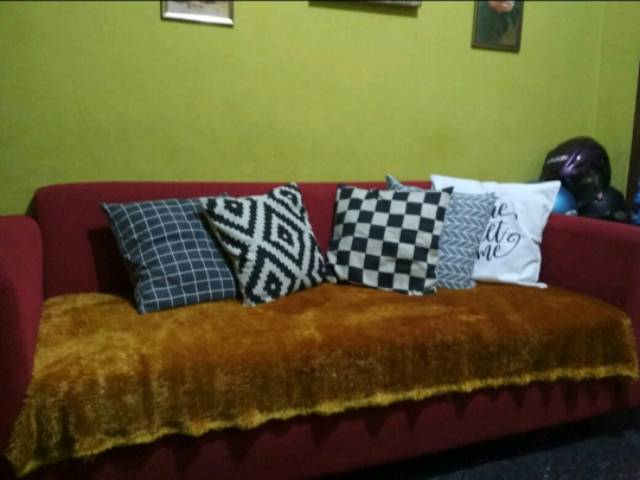 ALAS SOFA BULU RASFUR 《 2 Seter 》160 × 85