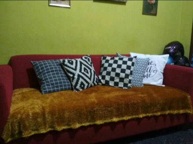 ALAS SOFA BULU RASFUR 《 2 Seter 》160 × 85