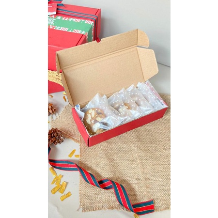

HAMPERS NATAL 7 SOFT COOKIES CHOCOLATE ALMOND