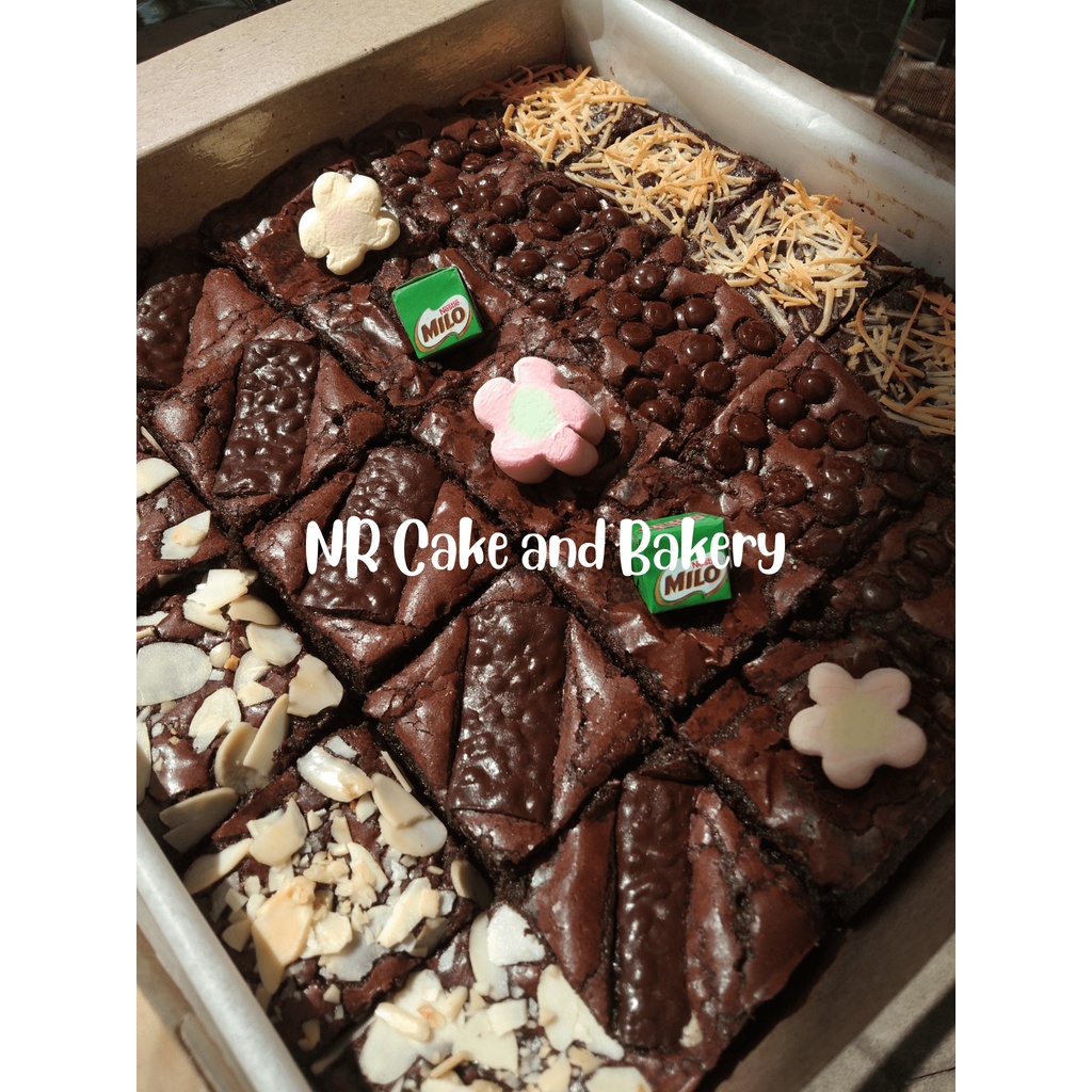 

Brownies Coklat Sekat Fudgy Bahan Premium (Isi 25 pcs) Ukuran 20x20 cm [SUDAH BERSERTIFIKAT HALAL MUI DAN PIRT]