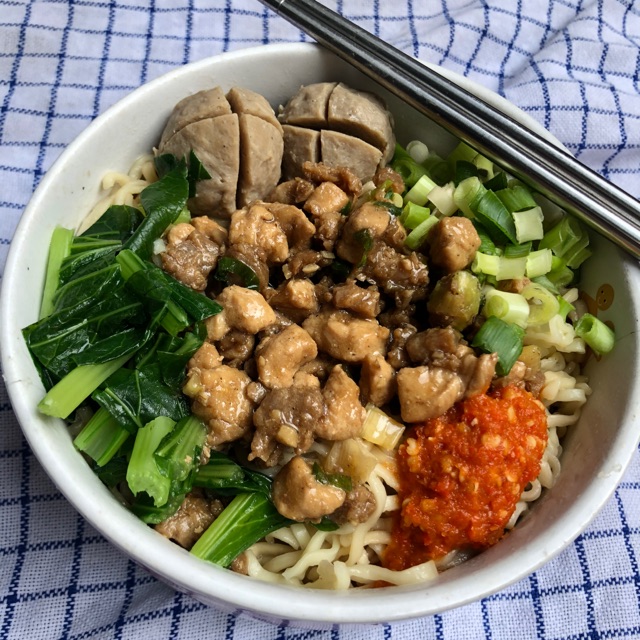 

MIE AYAM FROZEN SUPER LENGKAP