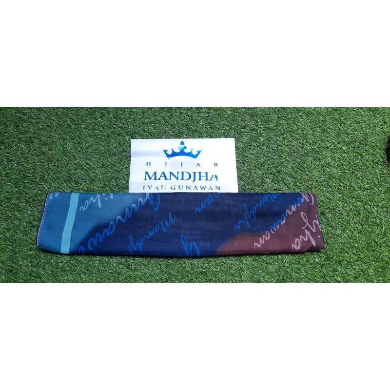 PL Hijab Mandjha Glacier Monogram free masker