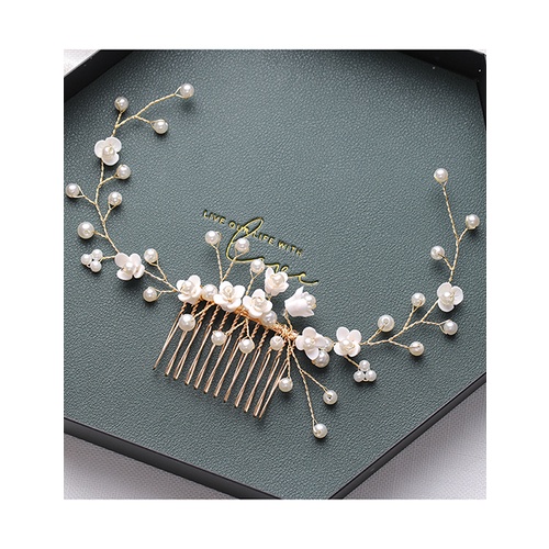 LRC Aksesoris rambut Fashion White Hand-woven Resin Hair Comb With Flowers