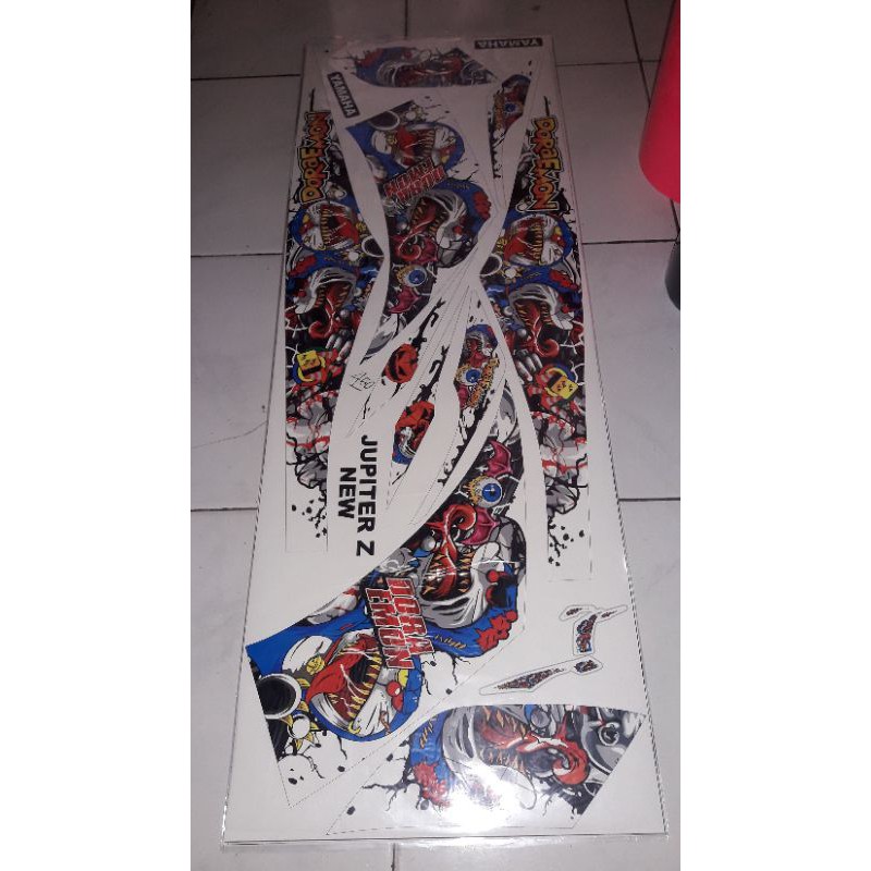 Striping Variasi Motor Yamaha Jupiter Z New / Z1 Motif Doraemon Zombie Putih