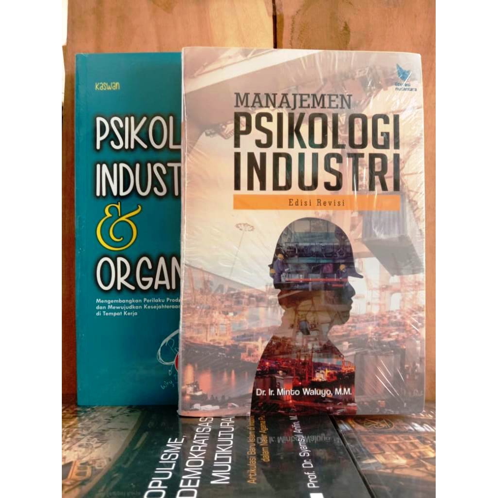 

Paket 2 Buku Psikologi Industri Karya Minto Waluyo dan Kaswan