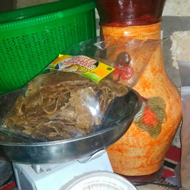 

Krupuk nasi/gender buatan rumahan