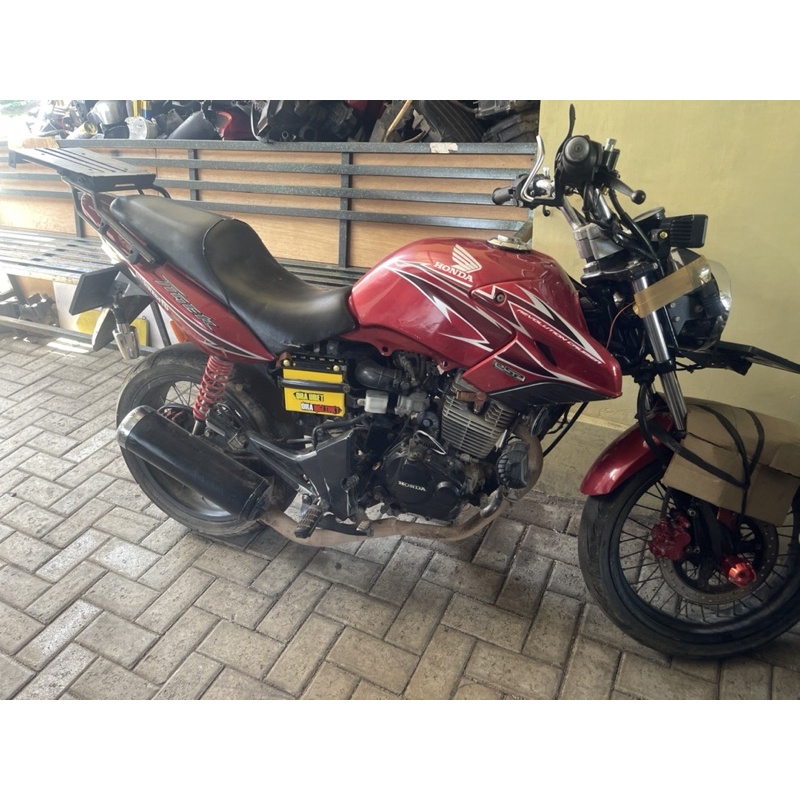Rak box breket by GIVI breacket top box tiger revo tirev