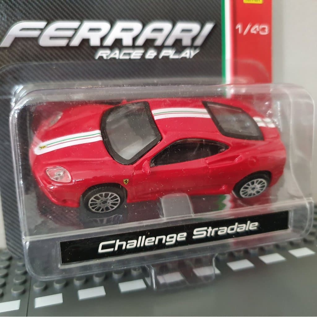 terbaru Diecast Burago Mobil Ferrari Challenge Stradale merah skala 1:43