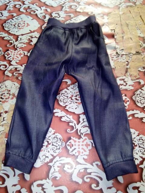 Celana jeans anak